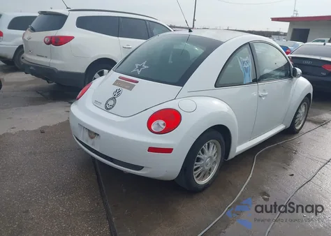 2010 Volkswagen New Beetle 2.5L Final Edition z USA, uszkodzony, nr VIN 3VWPW3AG9AM000228
